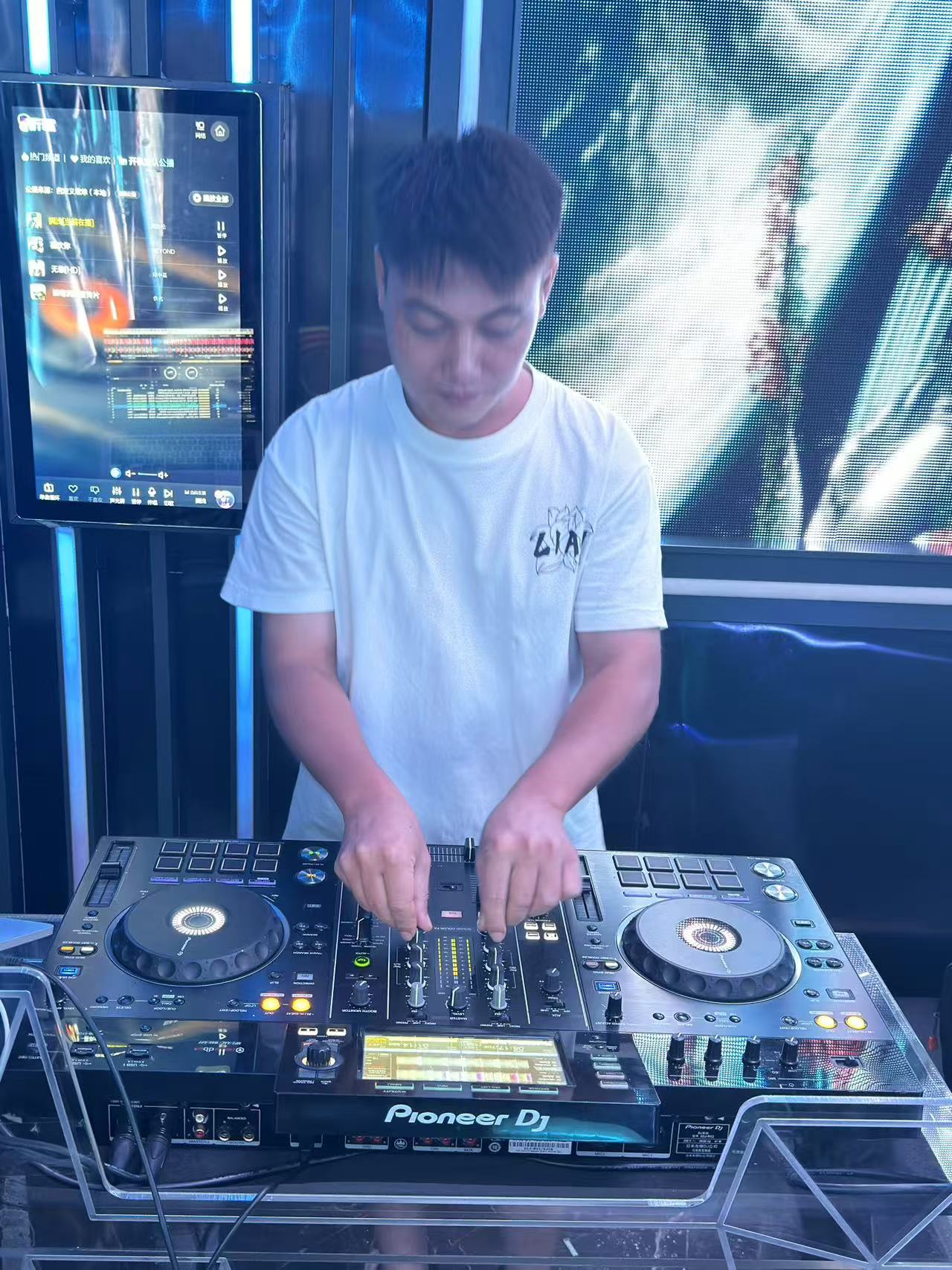 东莞Dj新仔-国粤语FunkyHouse音乐2k26热播空灵鼓车载串烧.mp3